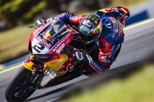 Phillip-Island-Test-Leon-Camier-Honda-WorldSuperBike-Team-300x200